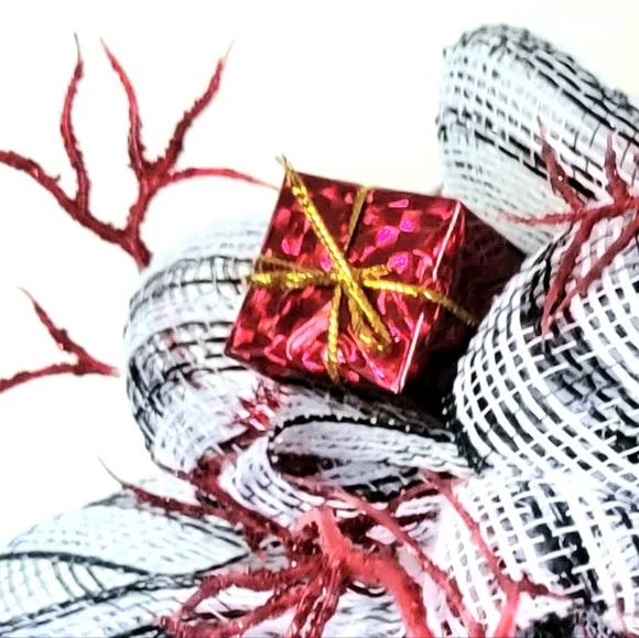 Host Pick Nightmare Before Christmas Wreath Genuine Disney Doll Plaque Deco Mesh - Picture 7 of 12